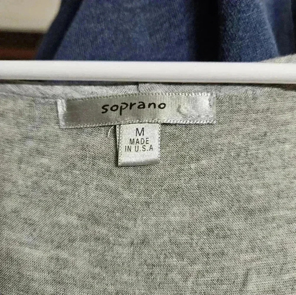 Womens blouse - Picture 2 of 3